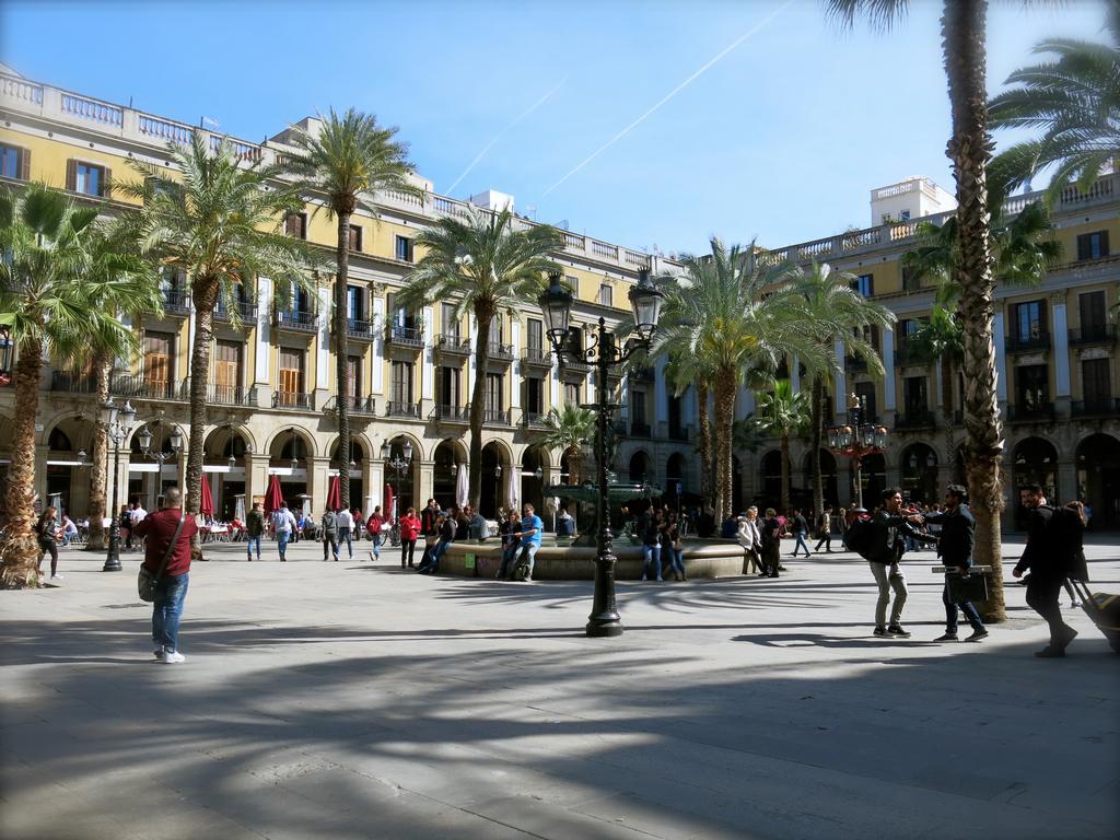 Portal Del Angel Barcelona Apartment Bagian luar foto
